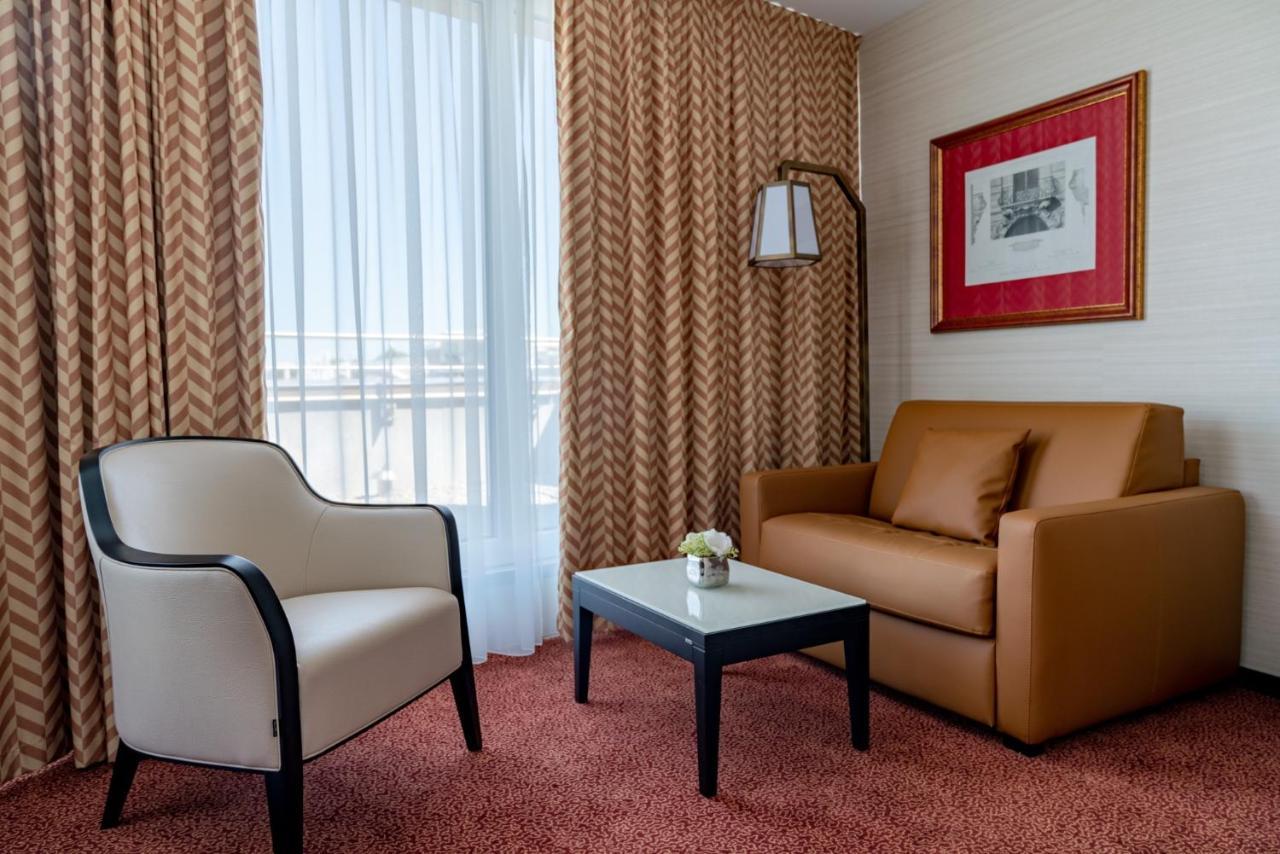 Hotel Nash Airport