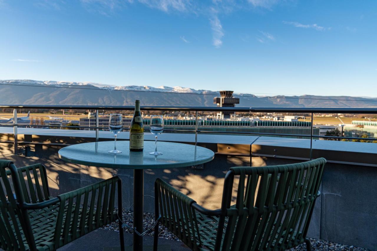 Nash Airport Hotel 4*