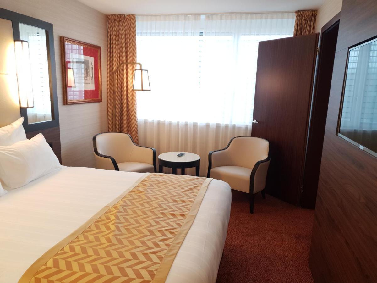 Nash Airport Hotel 4*
