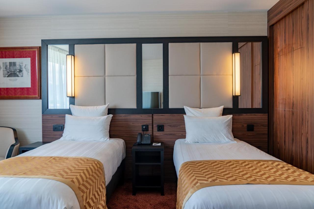 Nash Airport 4*