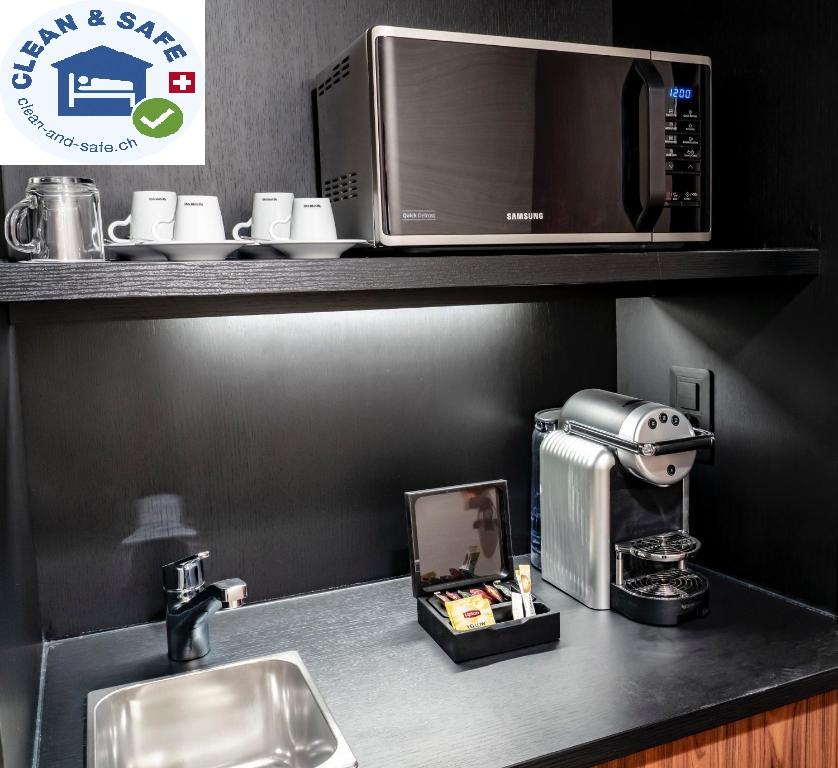 Nash Airport 4*