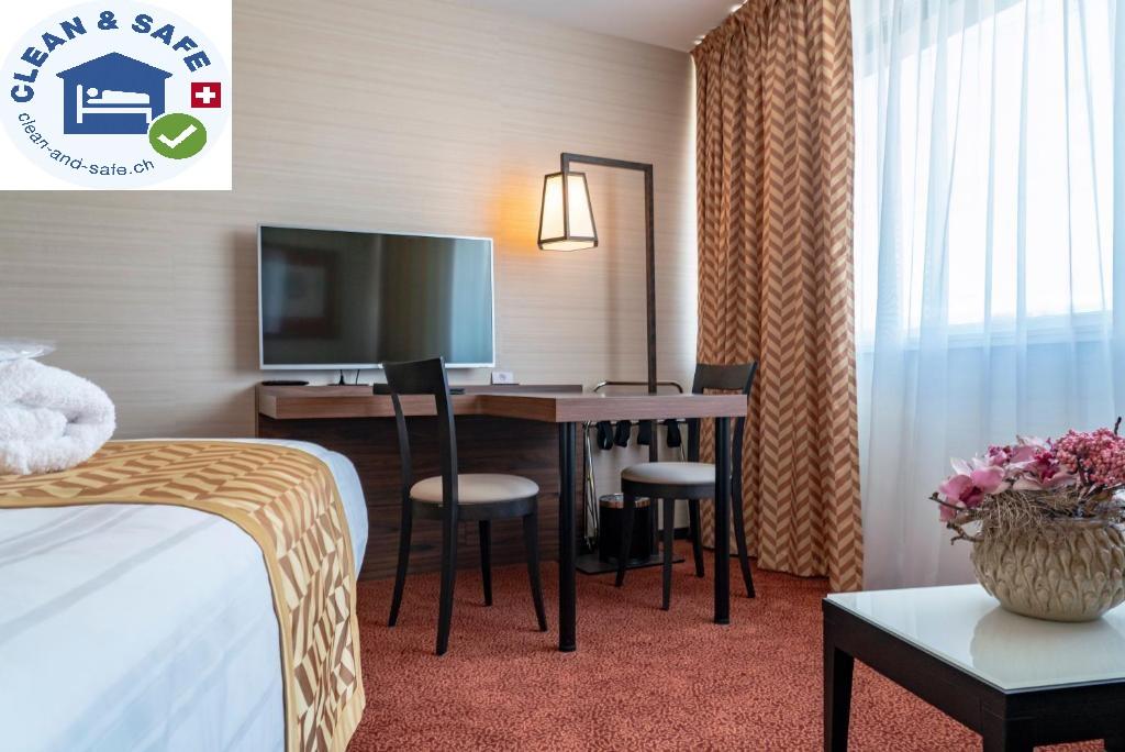 Hotel Nash Airport 4*